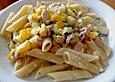 Lachs mit Penne und fettarmer Sauce