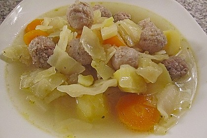 Kohlsuppe mit Kartoffeln und Fleischb&auml;llchen 1