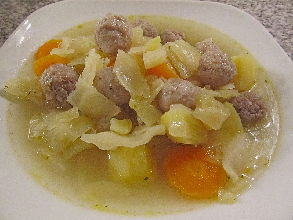 Kohlsuppe mit Kartoffeln und Fleischbällchen (Rezept mit Bild ...