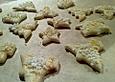 M&uuml;rbeteigkekse mit Zuckerguss und Streusel
