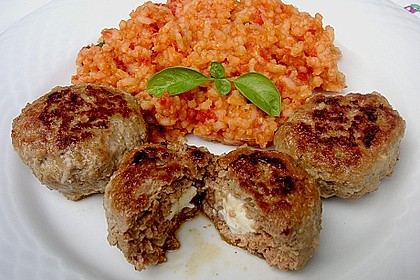 Griechische Hackb&auml;llchenspie&szlig;e mit Fetakern und Tomatenreis