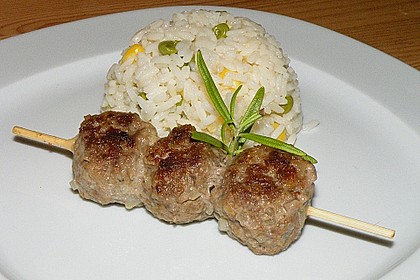 Griechische Hackb&auml;llchenspie&szlig;e mit Fetakern und Tomatenreis 2
