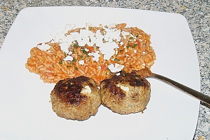 Griechische Hackb&auml;llchenspie&szlig;e mit Fetakern und Tomatenreis 6