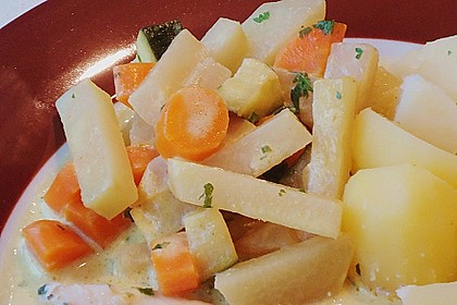 Kohlrabi und M&ouml;hren in Currysauce