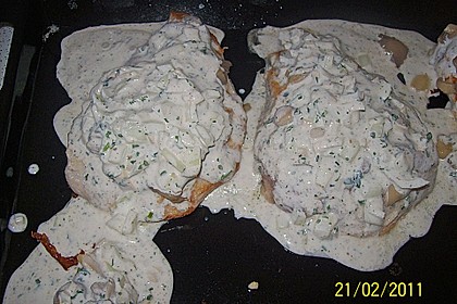 Frischk&auml;seh&auml;hnchen mit Pilzen