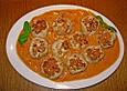Putenfrikadellen mit Tomaten - Joghurt - Curry - Sauce