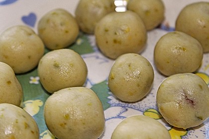 Mozartkugeln 83