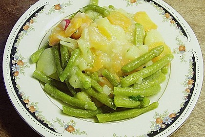 Kartoffelsalat mit Bohnen und M&ouml;hren