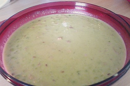 Frische Erbsensuppe