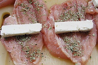 H&auml;hnchenbrust mit Schafsk&auml;se gef&uuml;llt 1