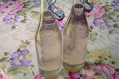 Holunderblütensirup 13