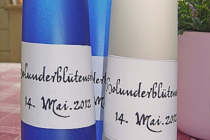 Holunderblütensirup 24