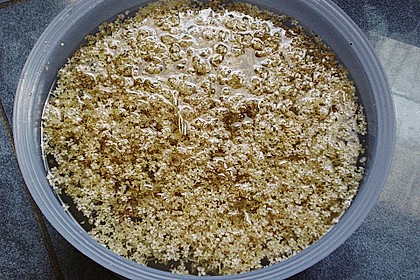 Holunderblütensirup 18