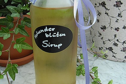 Holunderblütensirup 1