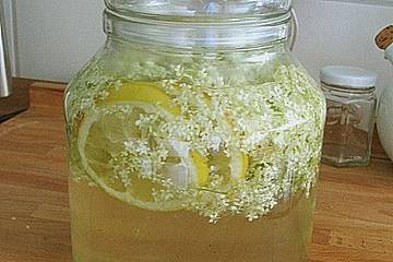 Holunderblütensirup