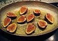 Marzipan - Mandeleis mit Feigen und Orangenkaramellsauce