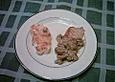 Kartoffelgratin mit Schweinelachse und Waldpilzragout
