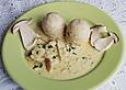 Semmelkn&ouml;del mit Waldpilzragout