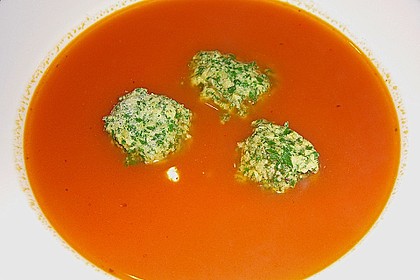 Klare Tomatensuppe mit Petersilienklößchen 7