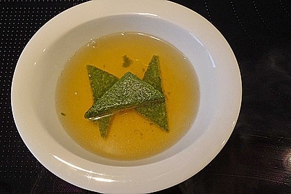 Klare Tomatensuppe mit Petersilienklößchen 4