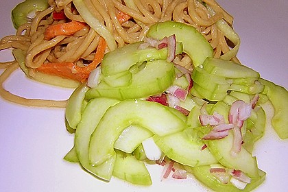 Asiatischer Gurkensalat 4
