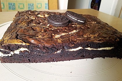 Oreo Brownies with Cream Cheese Swirls 5