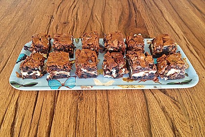 Oreo Brownies with Cream Cheese Swirls 9
