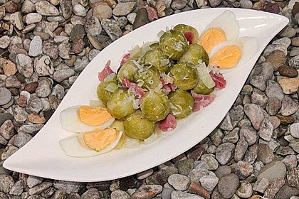 Rosenkohlsalat mit Eier und Speck 4