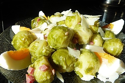 Rosenkohlsalat mit Eier und Speck 3