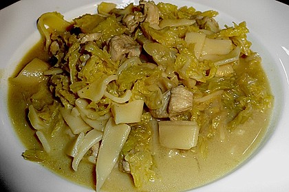 Huhn - Wirsing - Nudeltopf mit Kokosmilch