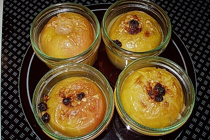 Ganzer Bratapfel im Glas 2
