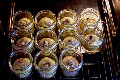 Ganzer Bratapfel im Glas 6