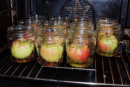 Ganzer Bratapfel im Glas 7