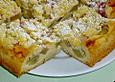 Rhabarberkuchen mit Quarkcreme und Streuseln