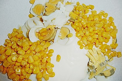 Eiersalat mit Mais