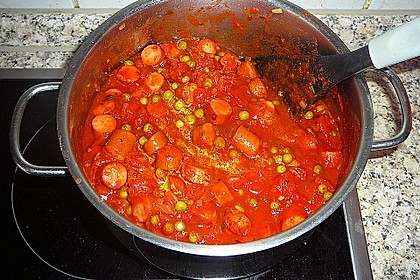 Gabelspaghetti mit W&uuml;rstchenragout