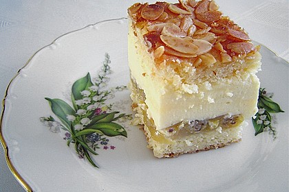 Bienenstich mit  Stachelbeeren und Eierlik&ouml;rcreme