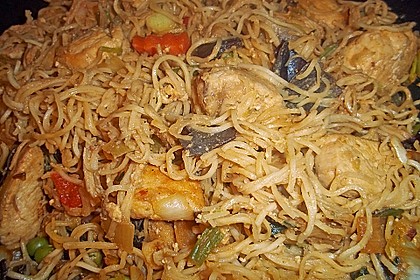 Gebratene Nudeln mit Huhn und Gemüse 6