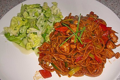 Gebratene Nudeln mit Huhn und Gemüse 2