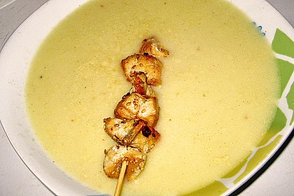 Spargelcremesuppe mit H&auml;hnchen - Sesam - Spie&szlig;