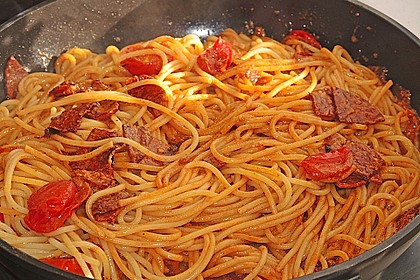 Pasta mit Chorizo - Zwiebel - Sauce 32