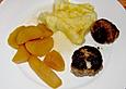 R&uuml;bchen mit Kartoffelstampf und Klopsen