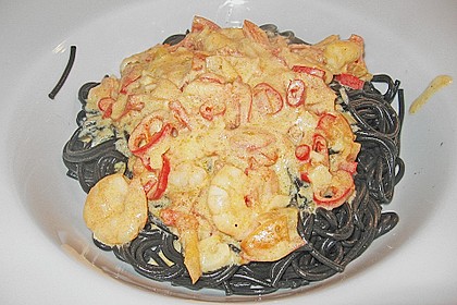 Spaghetti di Sepia in einer feurigen Scampi - Sauce