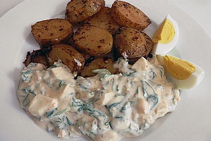 Laias Ofenkartoffeln mit Ei - Spinat - Joghurtsauce