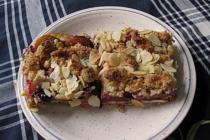 Zwetschgenkuchen mit Marzipan - Mandelstreuseln 2