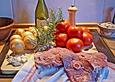 Iris geschmorte Beinscheiben vom Lamm mit Zwiebeln und Tomaten