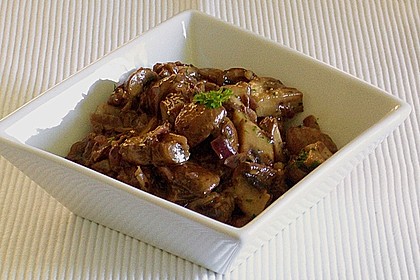 Champignons in Sherrysahne