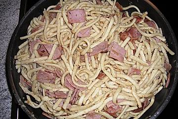 Schinkennudeln mit Mozzarella