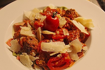 Hackb&auml;llchen in Tomatensauce
