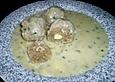 Mit K&auml;se gef&uuml;llte Fleischkn&ouml;del